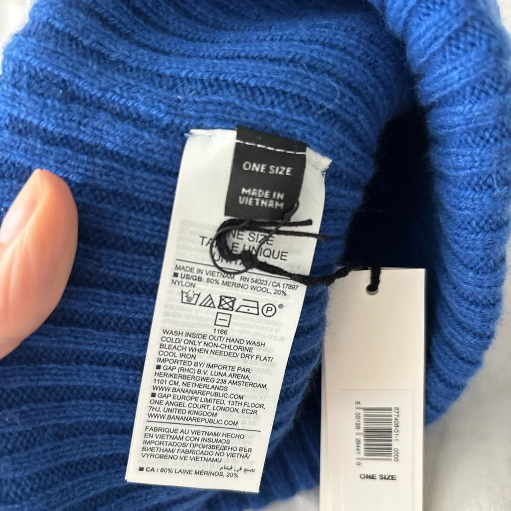 Banana Republic Vibrant Blue Knit Hat